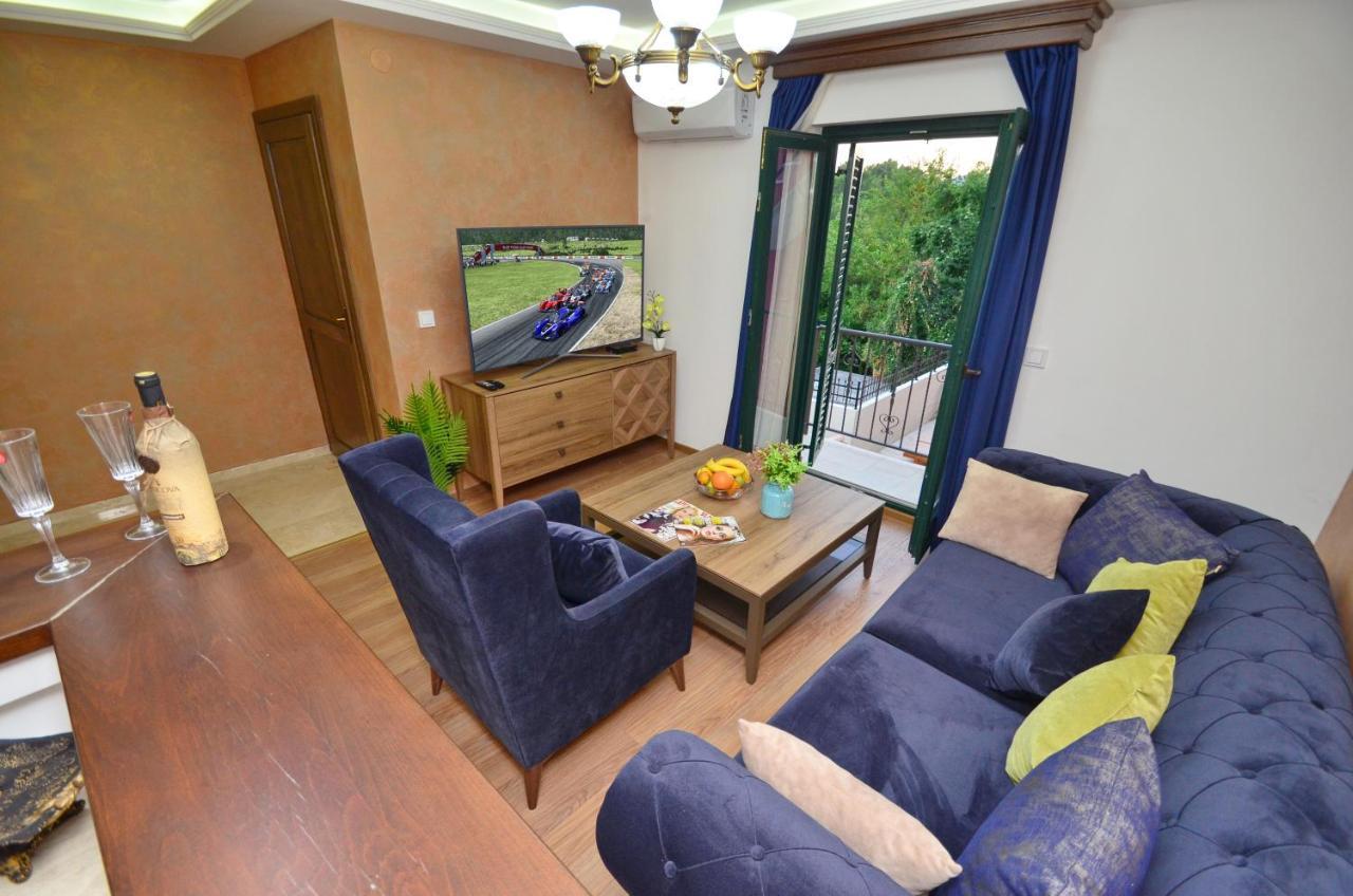 Apartments Lux S Tivat Zewnętrze zdjęcie